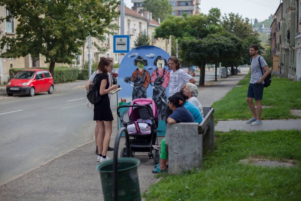 csak 2